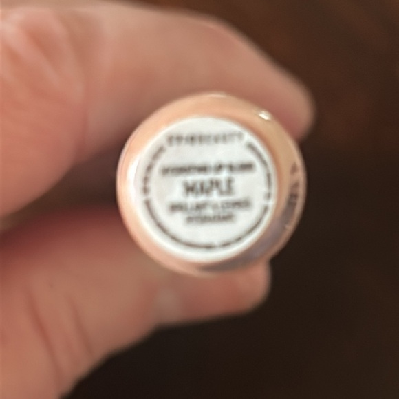 New Evio Beauty Maple Hydrating Lip Gloss - Picture 2 of 2